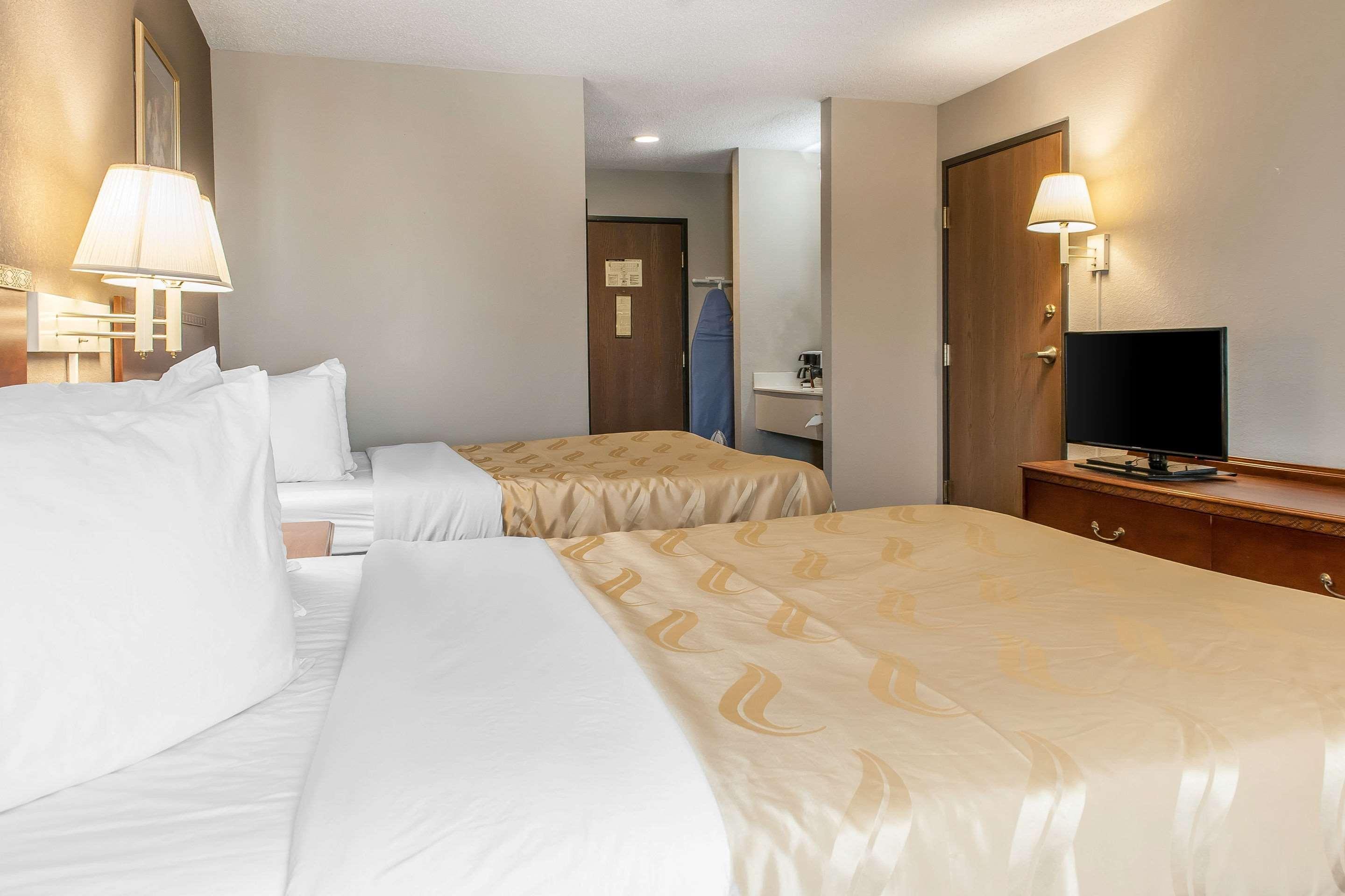 Quality Inn Lewisport Bagian luar foto
