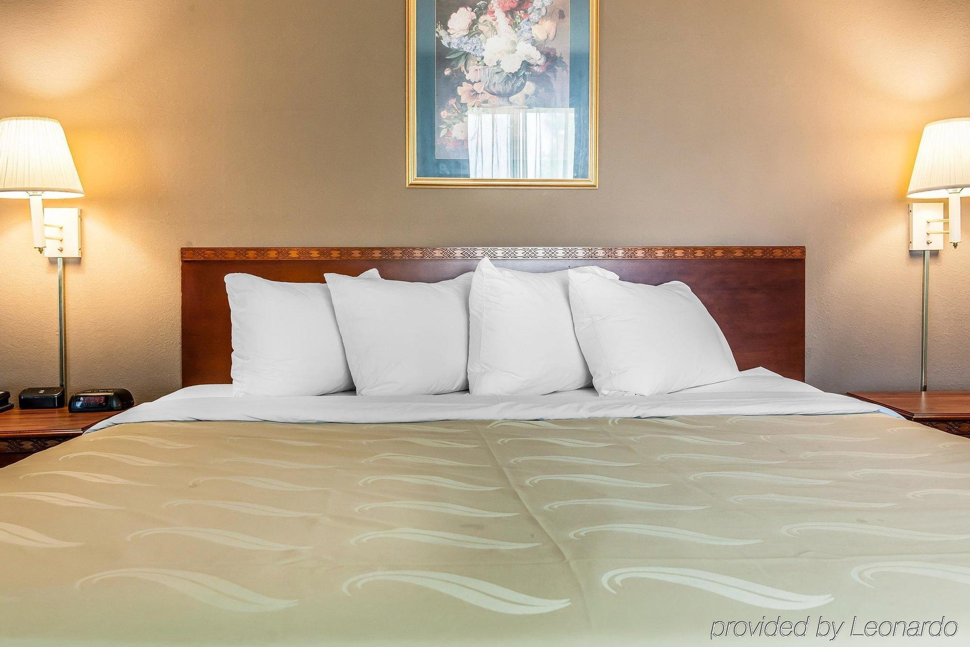 Quality Inn Lewisport Bagian luar foto