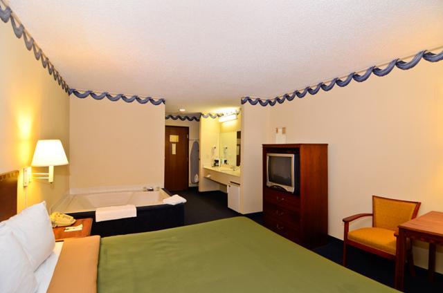 Quality Inn Lewisport Bagian luar foto